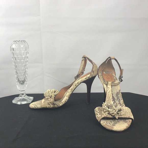 Bacio Women’s Shoes - Picture 1 of 8
